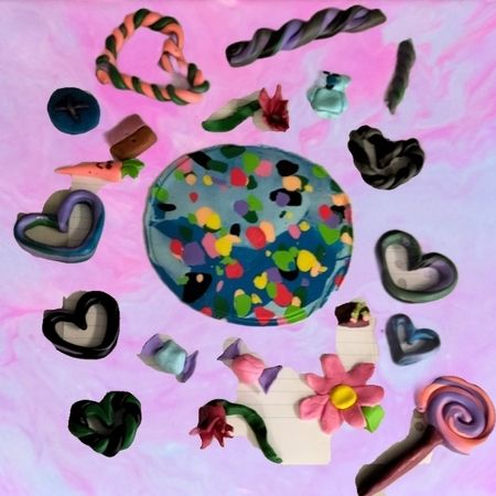 aus Knete geformte und gebrannte Knete